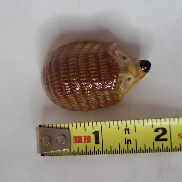 Wade Whimsies Hedge Hog Porccipine Vintage Wade Figurine little over 1.5" - Picture 1 of 9